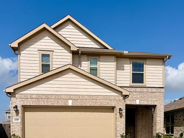 15707 Winter Heights Dr — Photo 2