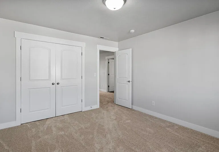 219 W Silver Springs Dr #OVER DOOR — Photo 24