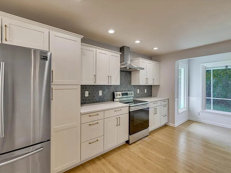 2111 Huron Dr — Photo 11