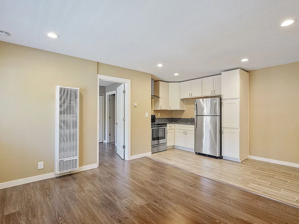 Elm Street Apartments