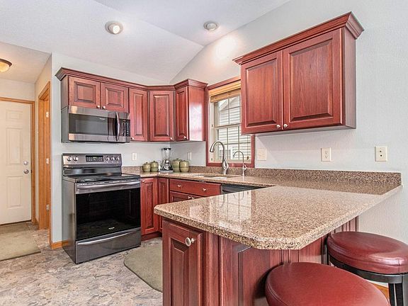 2nd image of 50595 Briarton Ct