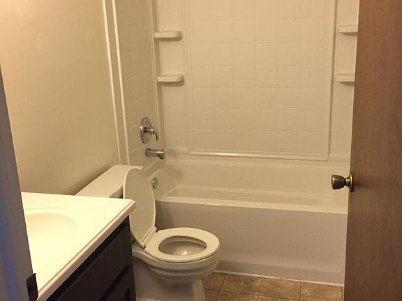 5th image of 119 Villa Dr APT B