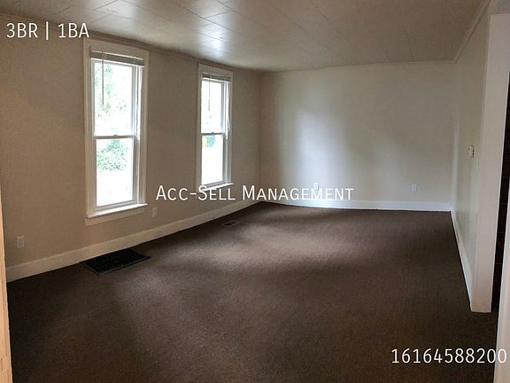 4th image of 58 Vandine Pl NE