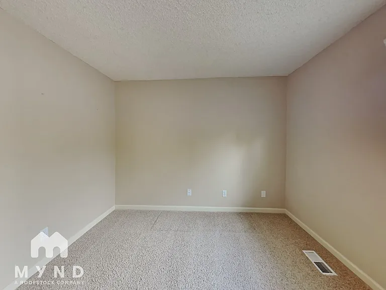 19225 SW Prospect Pl — Photo 9