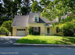211 Maple Ave, Clarks Green, PA 18411