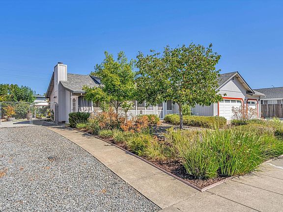 2nd image of 2615 Lathrop Drive