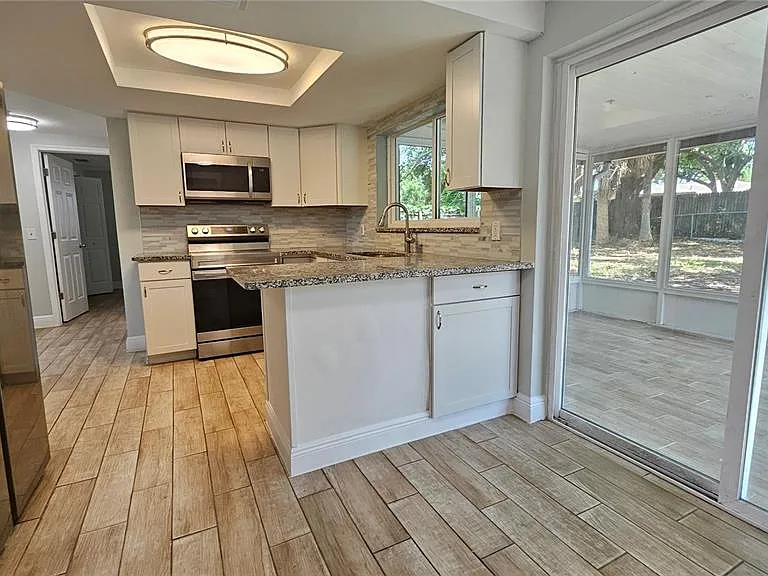 6412 Pawling Ave — Photo 7