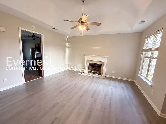 1136 Washington Dr — Photo 6
