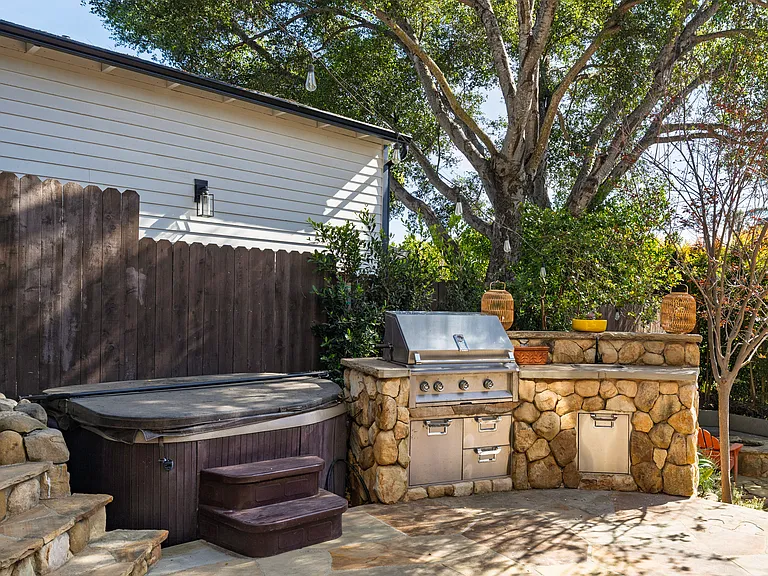1735 Olive St — Photo 20