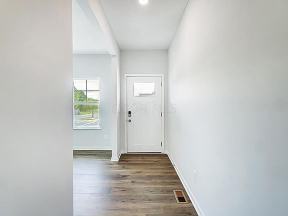 4th image of 313 Springer Woods Blvd