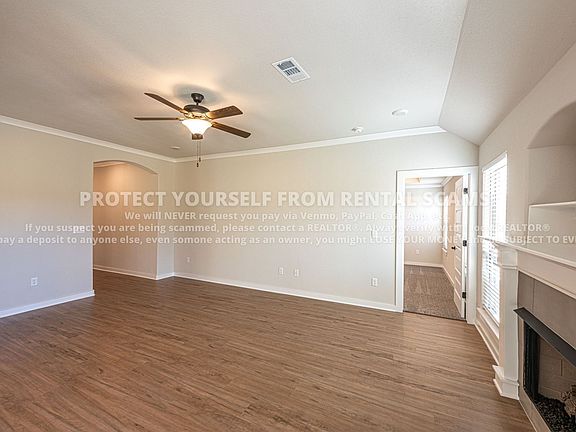 3rd image of 4491 W Newton Ave
