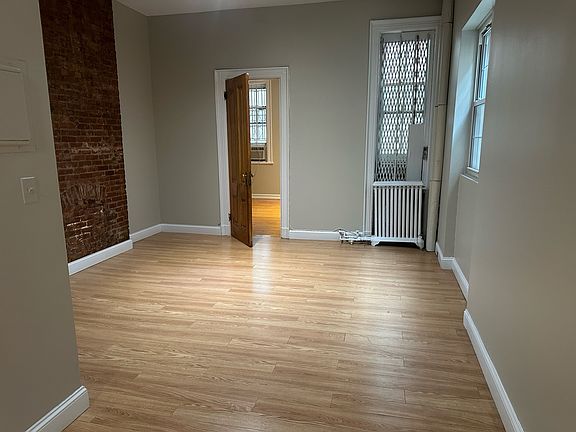 5th image of 121 E 89th St APT 1