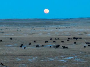 649 Pepper Creek Rd, Hay Springs, NE 69347