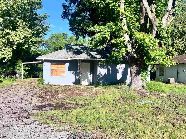 2102 S Spruce St, Pine Bluff, AR 71603