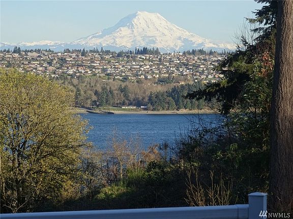 2nd image of 611 25th Ave NW