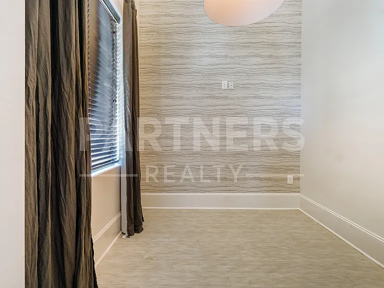 28 Monroe St #404 — Photo 7
