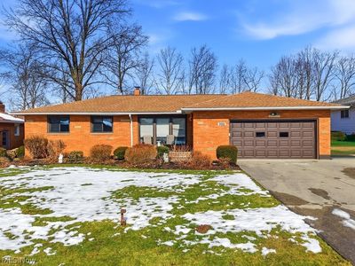 8280 Royal Ridge Dr, Parma, OH, 44129