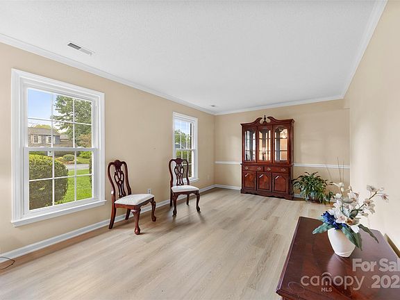 4th image of 3710 Gardner Park Dr