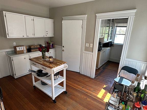 3rd image of 37-39 Pembroke Ave #3