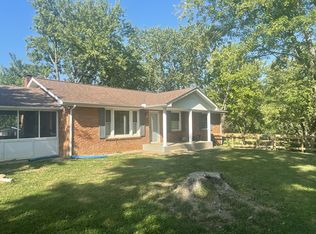 1013 Batts Dr, Clarksville, TN 37043