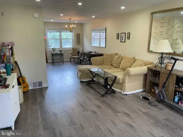 1036 W Oxford St, Philadelphia, PA 19122