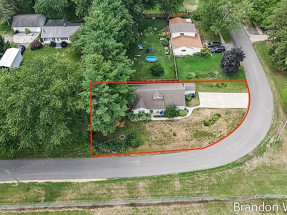4th image of 160 Grand St