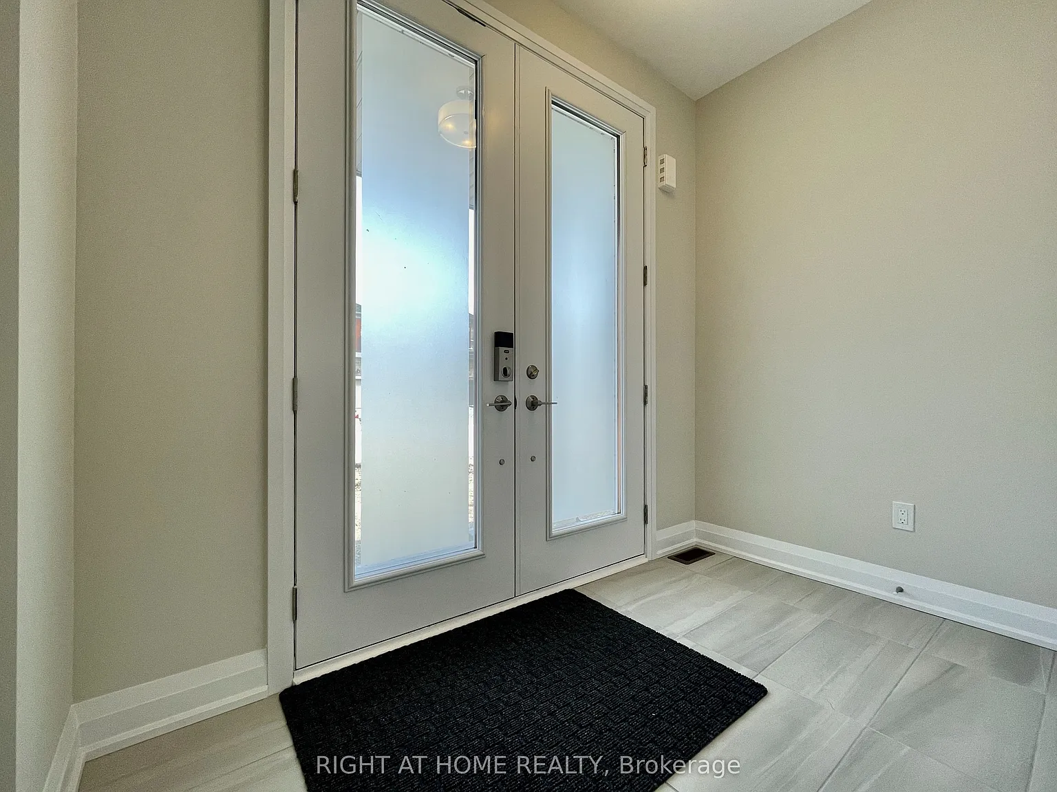 4 bed, $3,300 — Photo 4