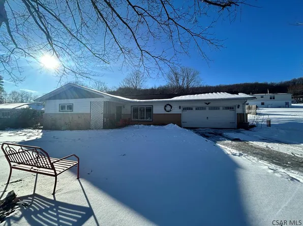 126 1st St, Portage, PA 15946