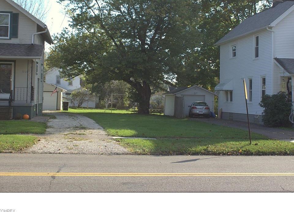 1st image of 1224 Woodland St NE
