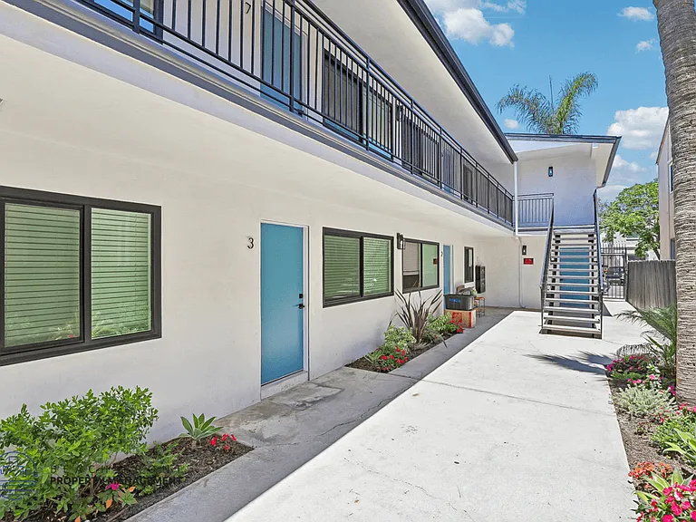 1230 E. 1st St. — Photo 10