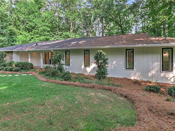 4th image of 382 Upper Mill Creek Ln
