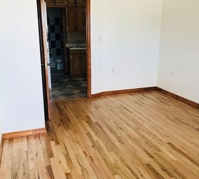 2nd image of 89 Diamond St #H