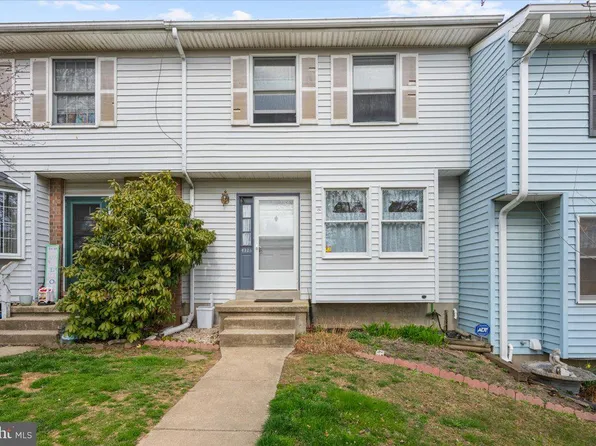 4326 Sycamore Dr, Hampstead, MD 21074