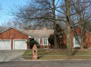 10215 Hemlock Dr, Overland Park, KS 66212
