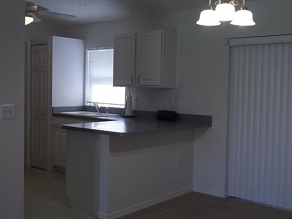 4th image of 1600 Fern St