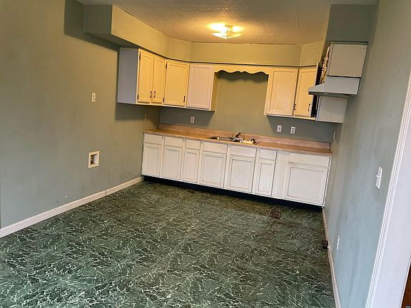 3rd image of 309 Terrace Dr
