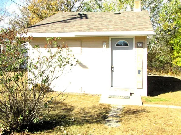 327 2nd St NE, Menahga, MN 56464