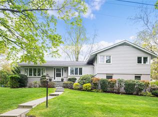 44 Hayhurst Rd, New Rochelle, NY 10804