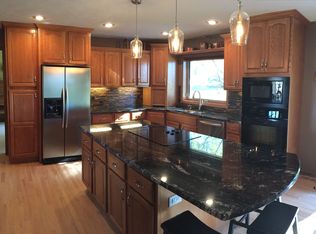 900 Plum Ridge Rd, Lincoln, NE 68527