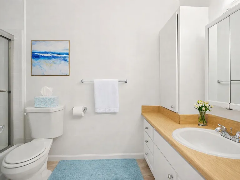 Solano Apartments — Photo 14