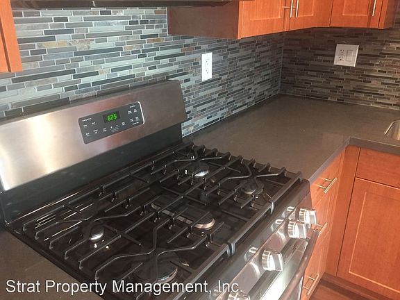 4th image of 234 W Juniper St APT 203