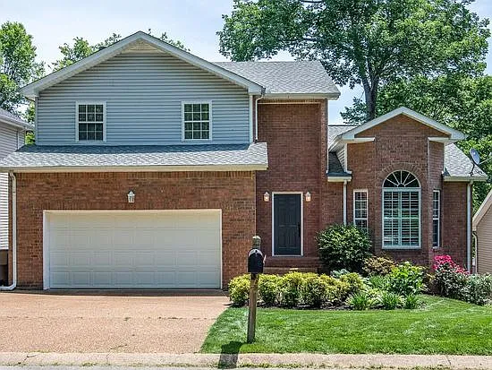 4 bed, 2.5 bath, 3590 sqft, $3,300 — Photo 1