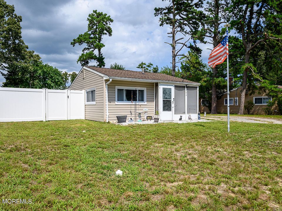 1st image of 706 Tampa Road