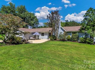 5 Fairway Dr, Arden, NC 28704