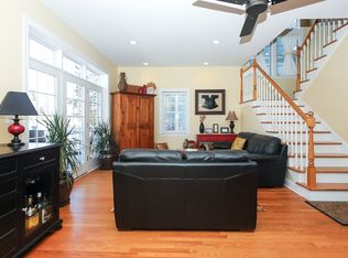 388 Addison Rd, Riverside, IL 60546