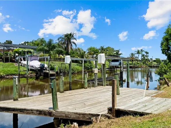 864 SE Degan Dr, Port Saint Lucie, FL 34983