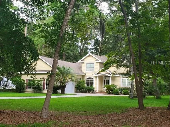 7 Greenwood Dr, Hilton Head Island, SC 29928