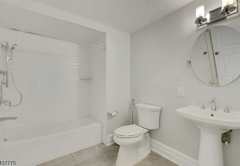 16 Exeter Rd — Photo 43