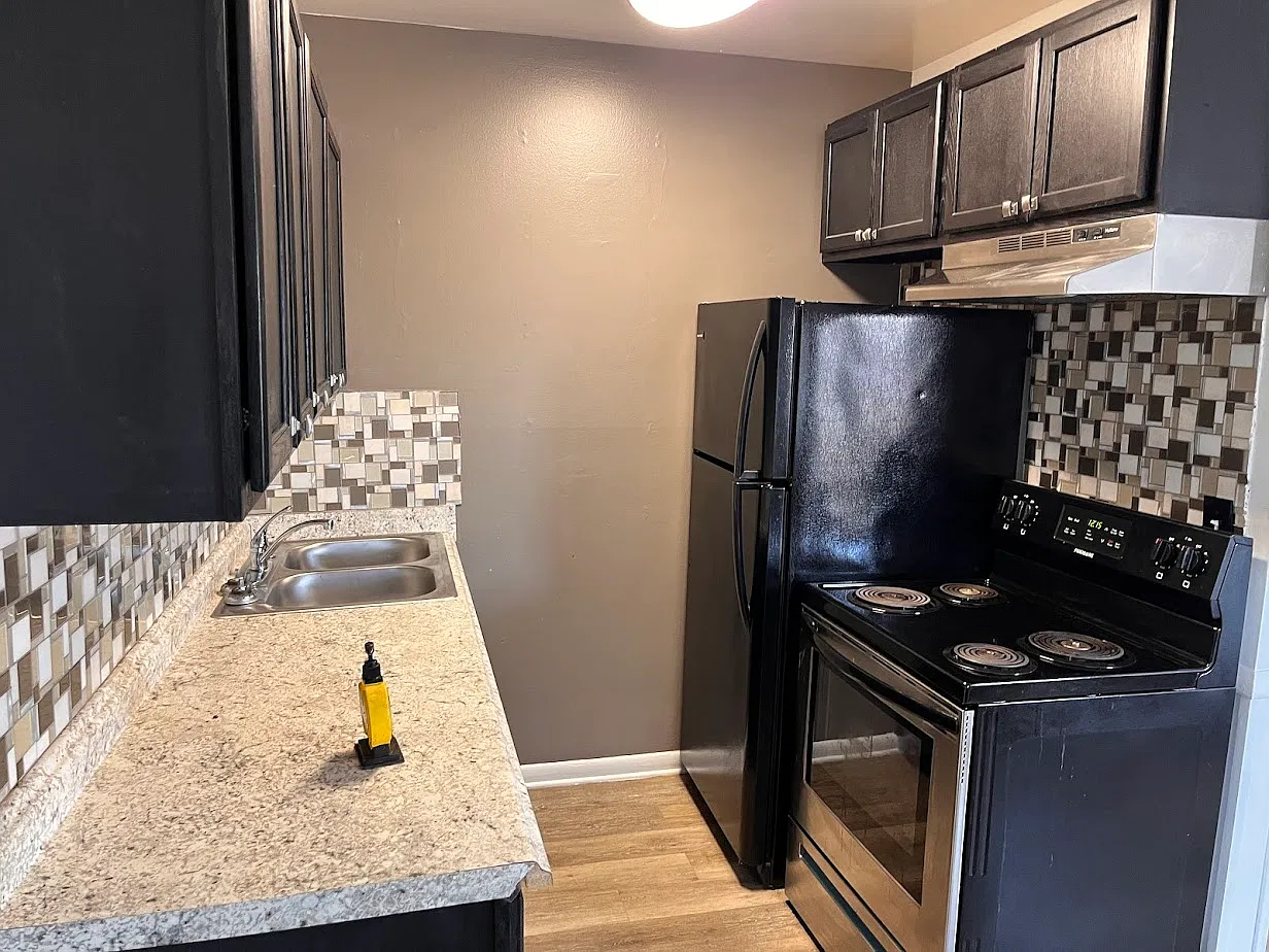 308 Kenbrook Drive - E — Photo 2
