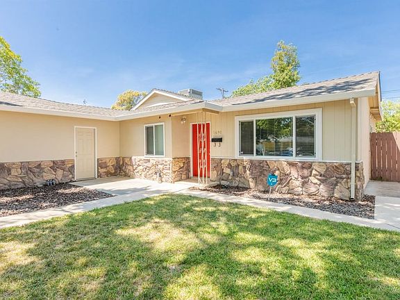 3rd image of 7690 Sweetbrier Way